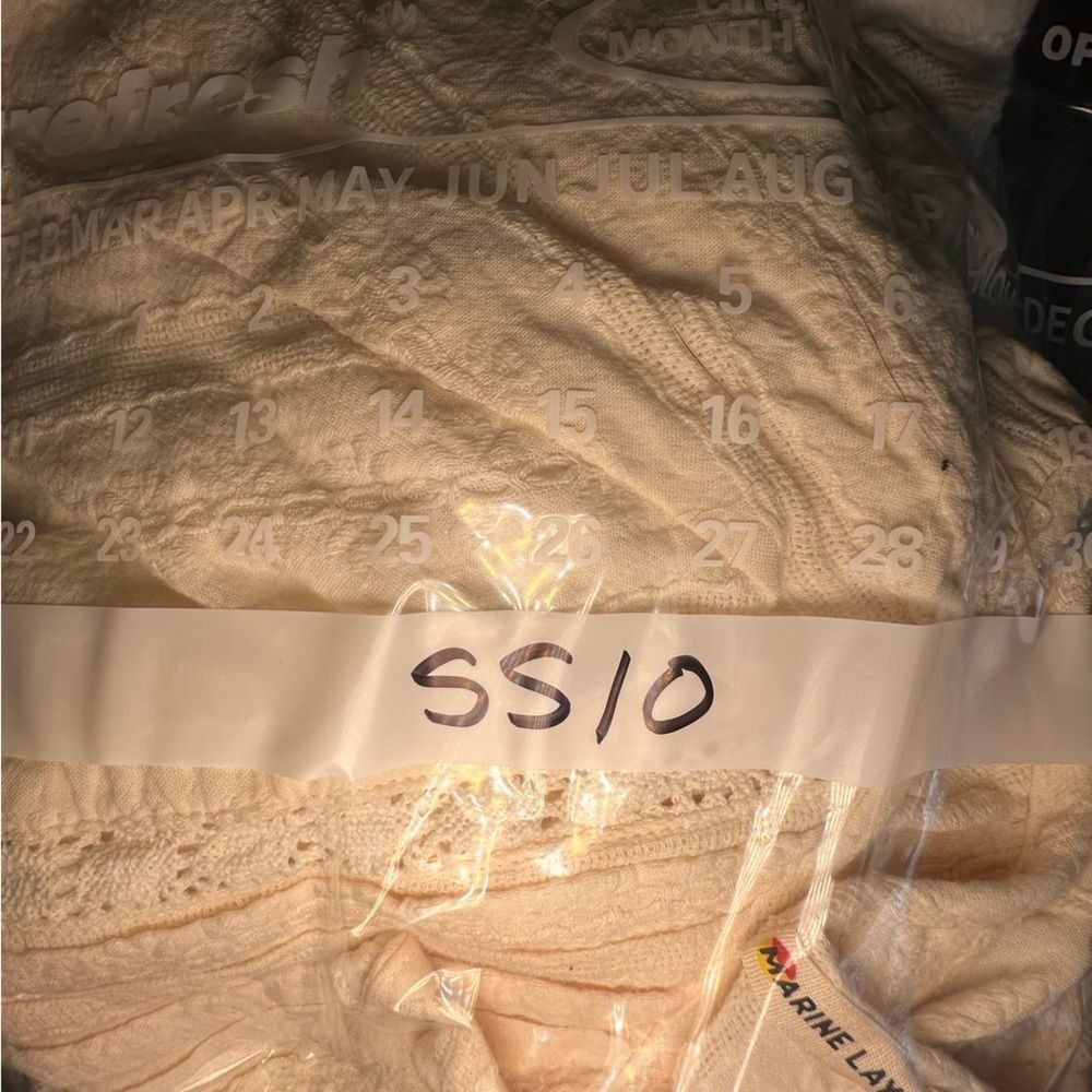 Marine Layer Blouse NWT Women XS Cream Pintuck Lace‎ Peasant Top 15933 - Picture 11 of 11